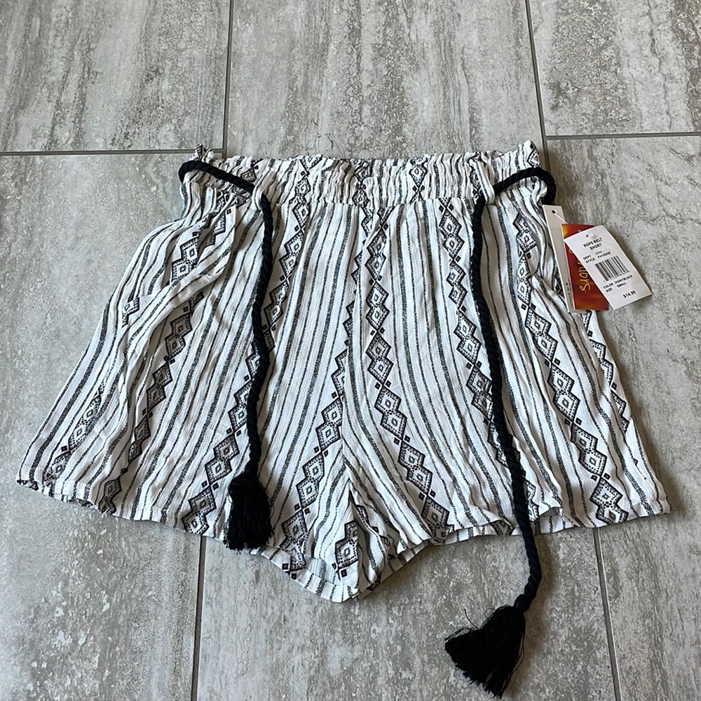 Joe B. juniors Small Black & white shorts